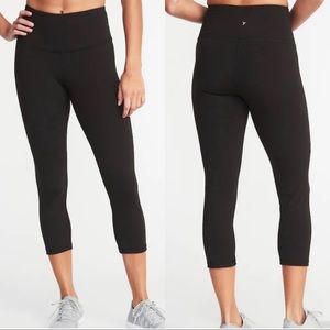 Old Navy High-Waisted Elevate Crop Leggings-XS